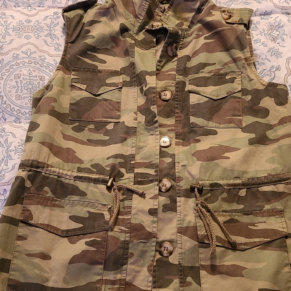 Women's half army jacket size 1X never worn